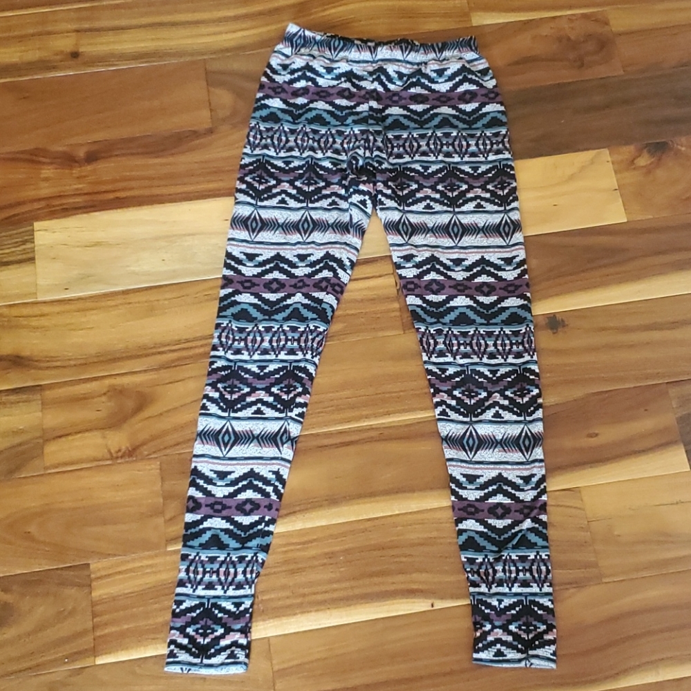 Aztec pattern leggings